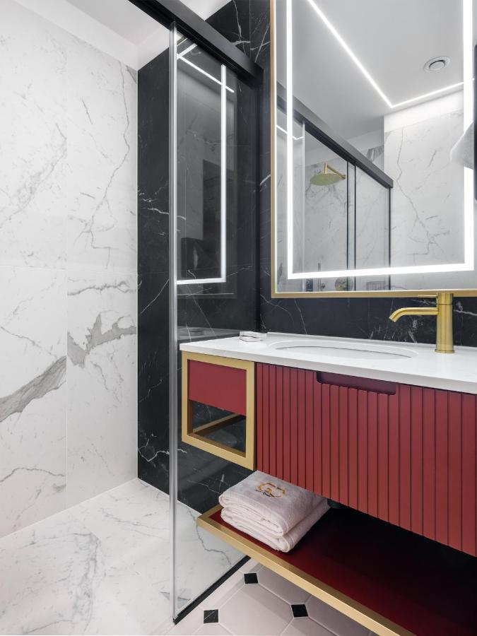Golden Queen Deluxe Jacuzzi - Old Town