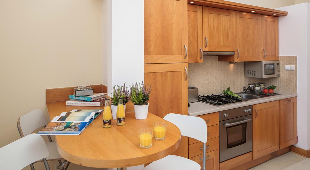 Apartment M *