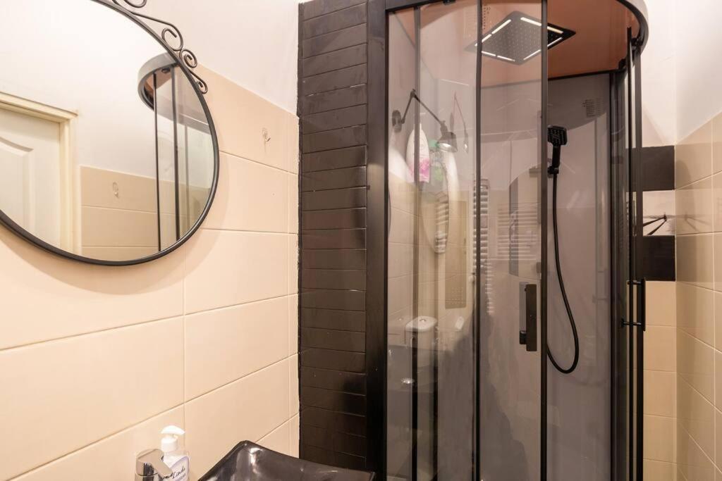 Old Town Kazimierz Shine After Party 4 Indipendent Bedrooms Apartment 2 Bathrooms Apartament Kraków
