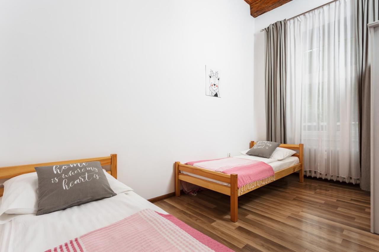 Appartement Of The Kings-camomile
