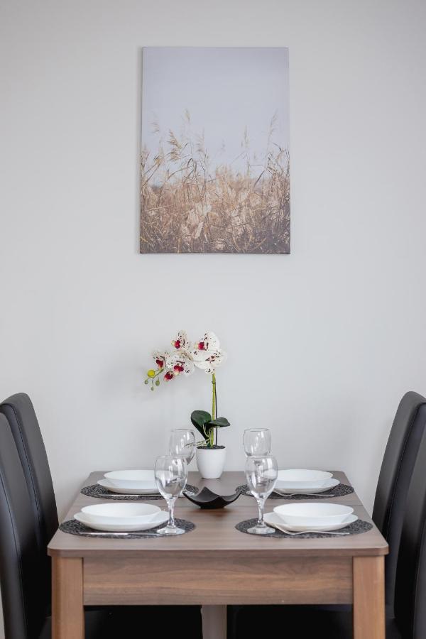 Cozy With Balcony Chmieleniec By Renters Apartment Krakow