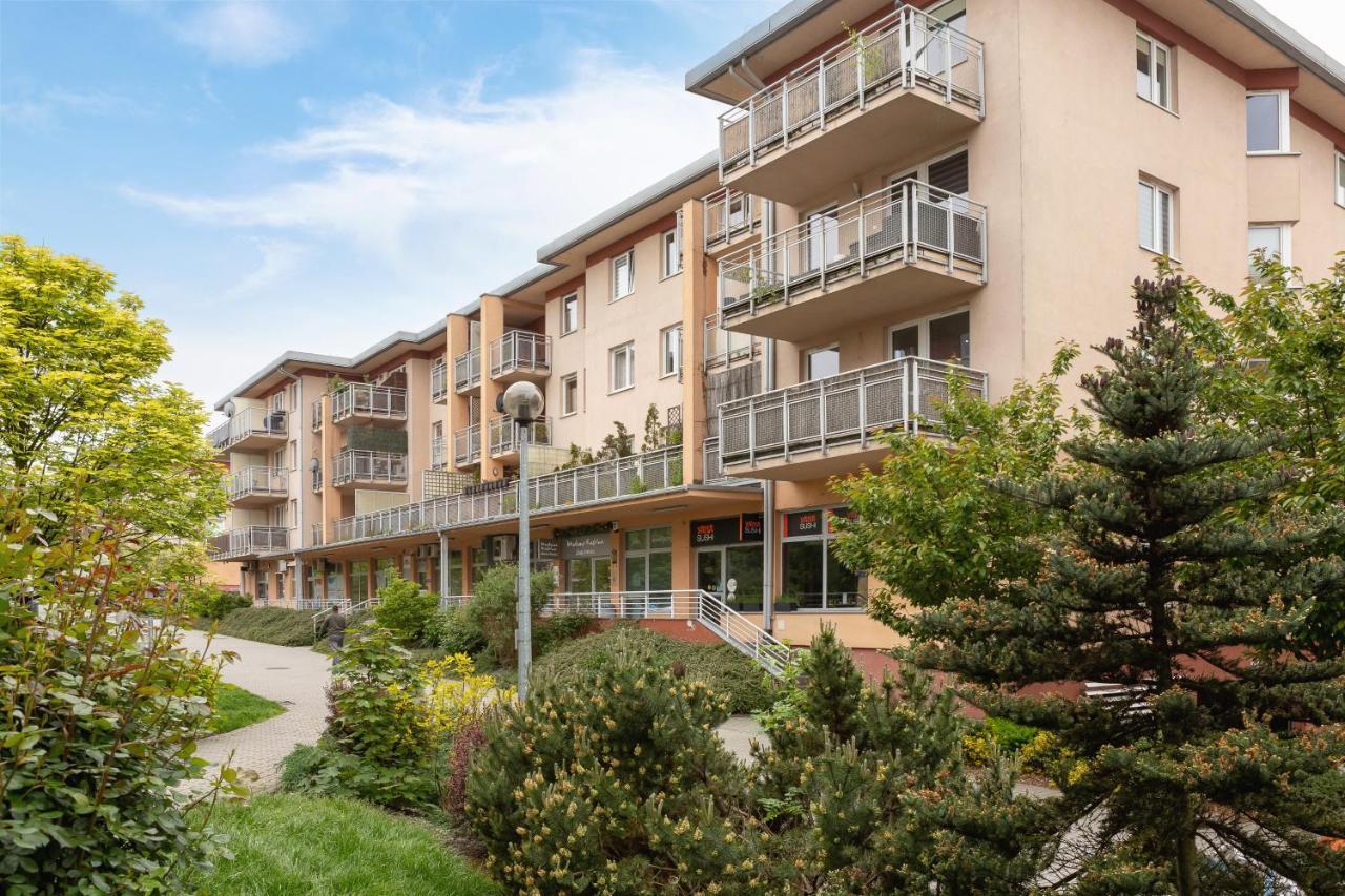 Cozy With Balcony Chmieleniec By Renters *