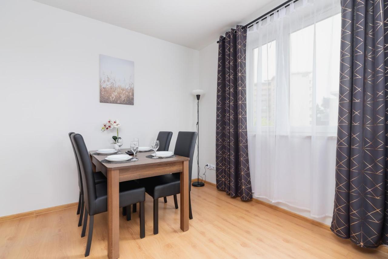 Cozy With Balcony Chmieleniec By Renters Krakow