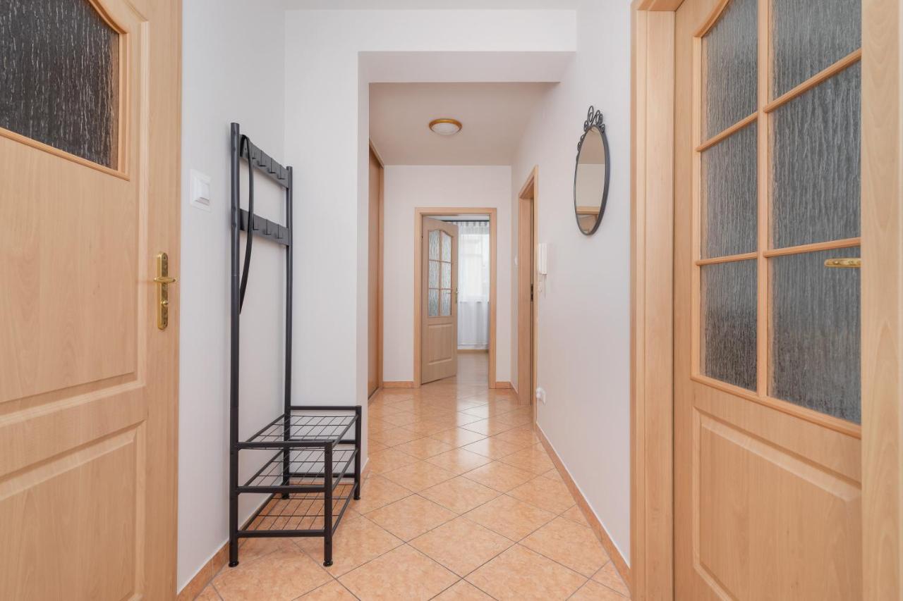 Apartment Cozy With Balcony Chmieleniec By Renters *