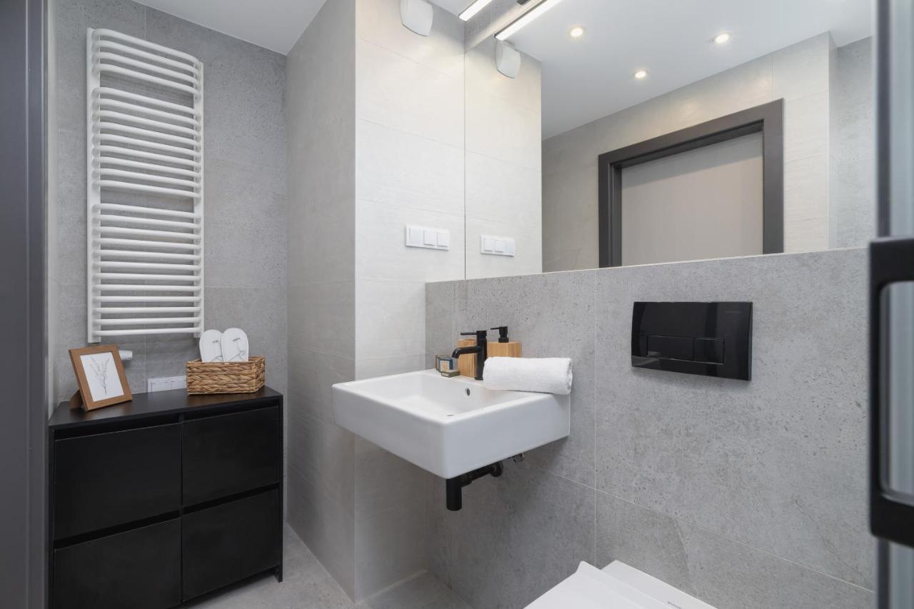 Apartment Exquisite Zablocie 19a By Renters Prestige Krakow