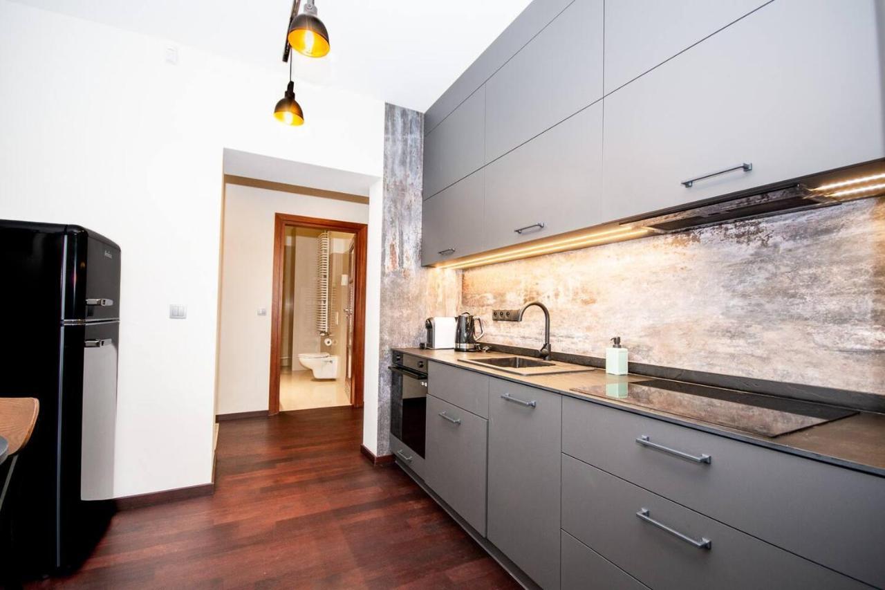 Apartment Inpoint 2-bedrooms With Private Garden And Free Parking Krakow