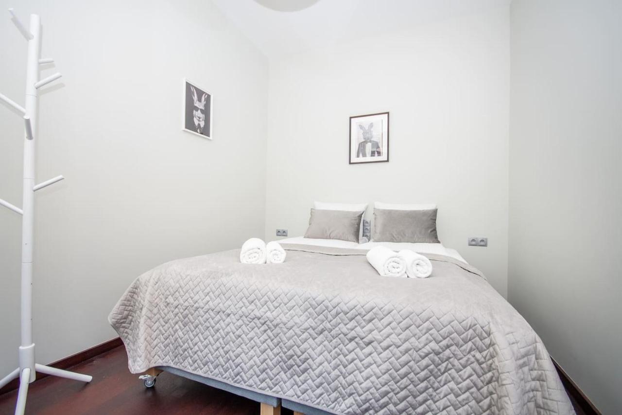 Inpoint 2-bedrooms With Private Garden And Free Parking Apartment