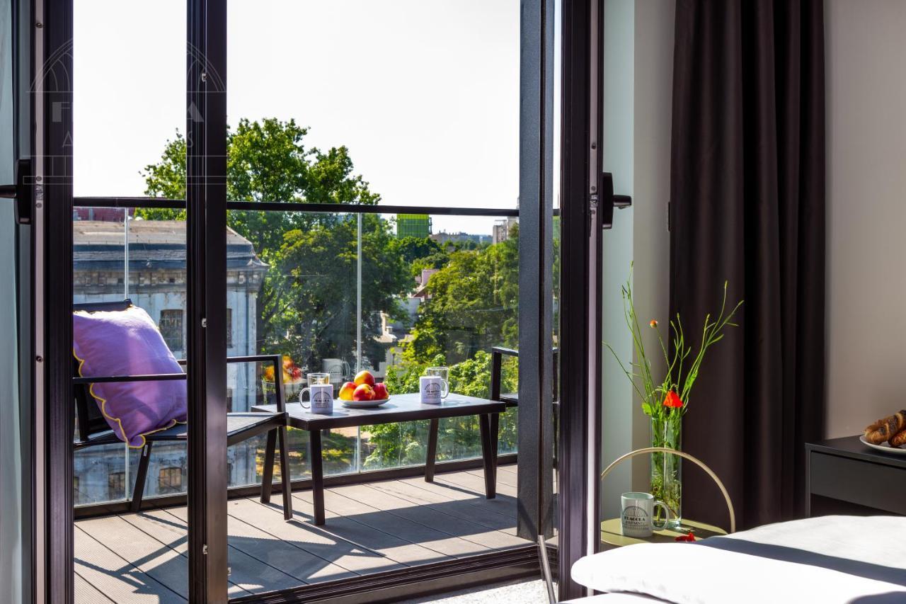 Fragola Rajska 3 - Modern Studios, Park 3*
