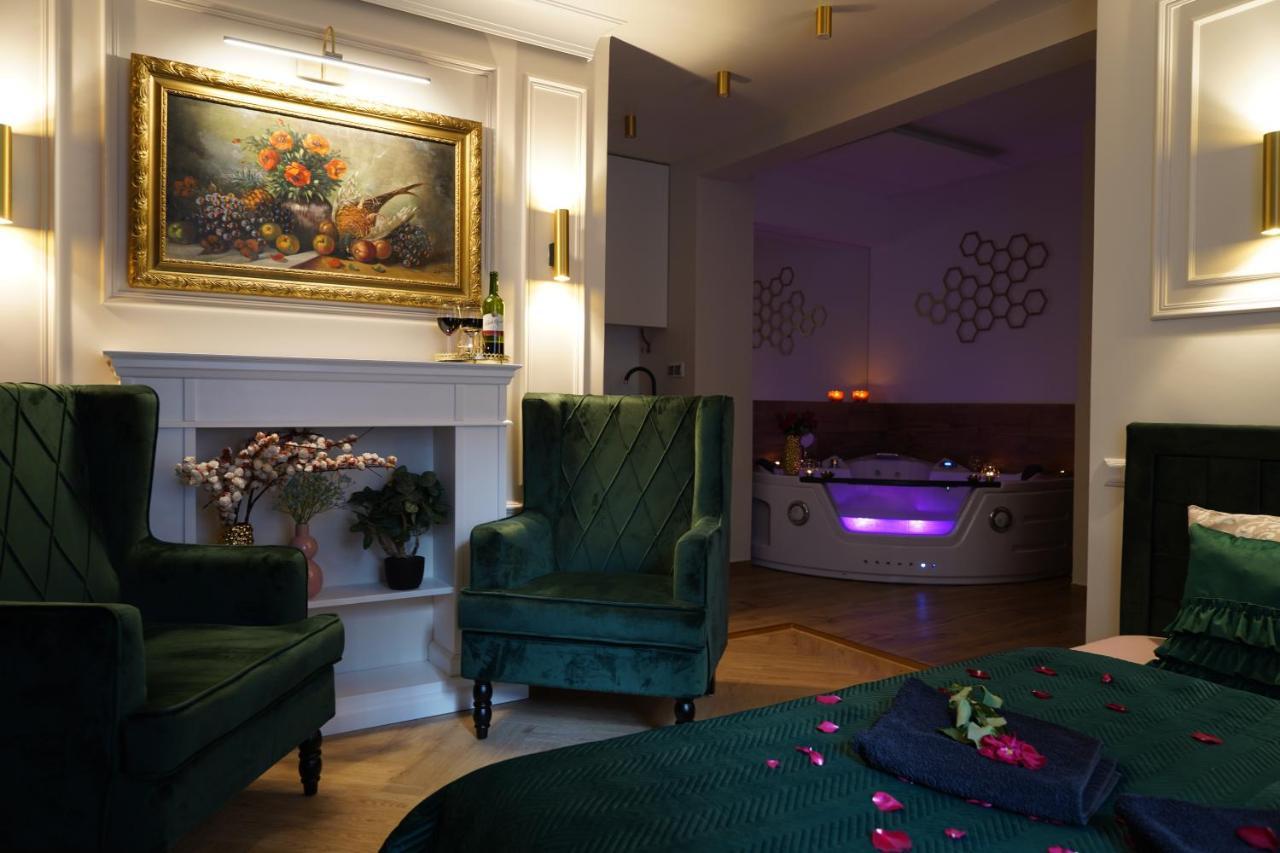 Jacuzzi Przemyska Apartment