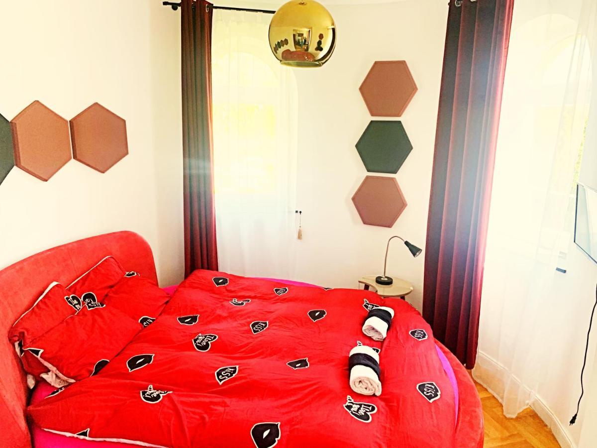The Castle & - Free Parking - (adults Only) Apartamento