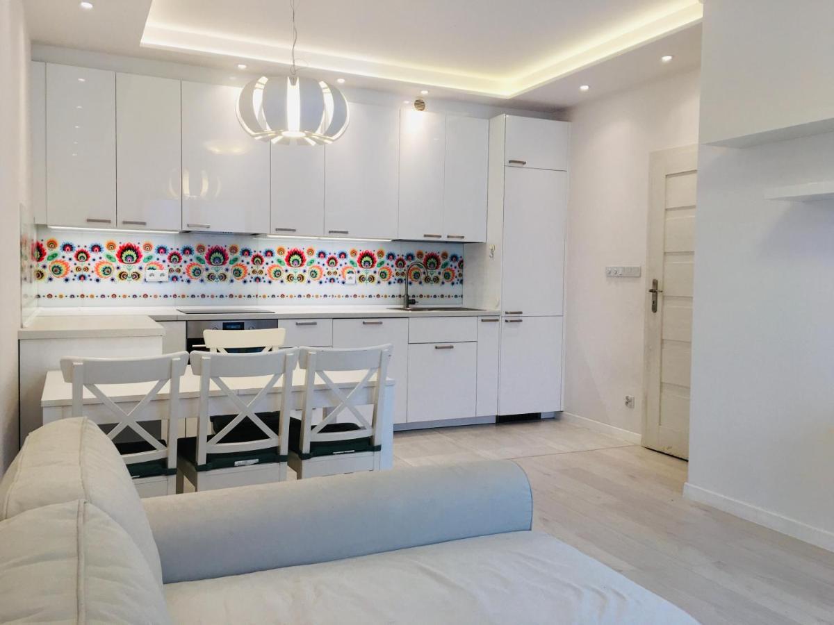 3 Aircon With Free Parking, Balcony Walking Distance Old Town *