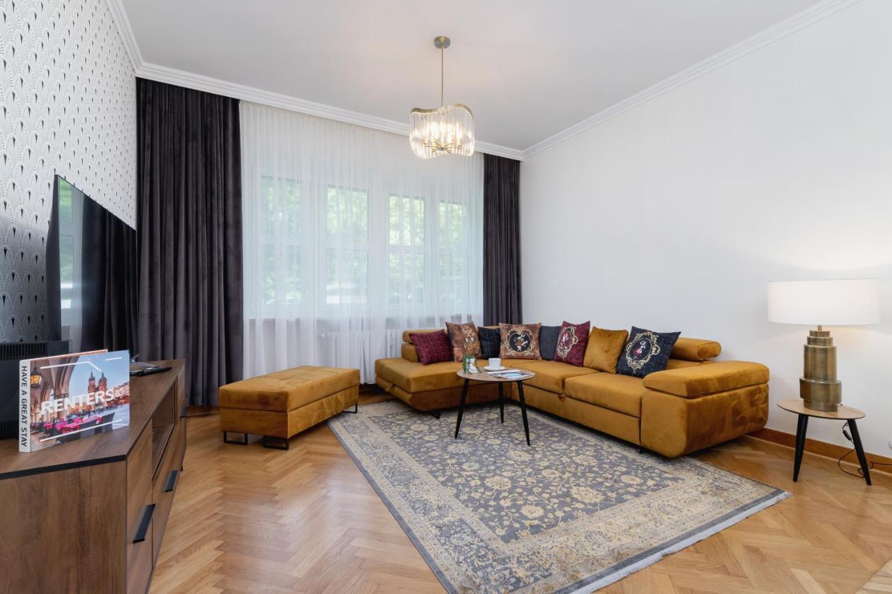 Luxurious & Unique Mickiewicza Cracow By Renters Prestige Apartament Kraków