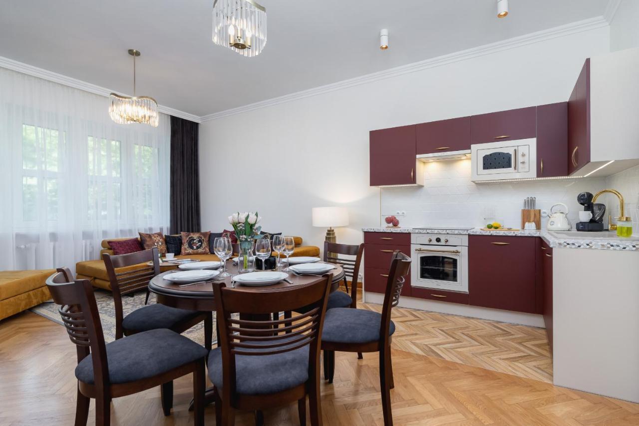 Apartment Luxurious & Unique Mickiewicza Cracow By Renters Prestige Krakow
