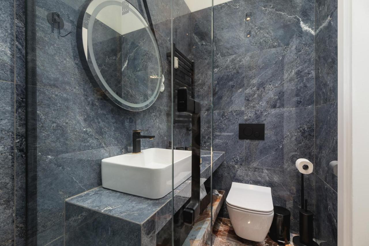 Luxurious & Unique Mickiewicza Cracow By Renters Prestige