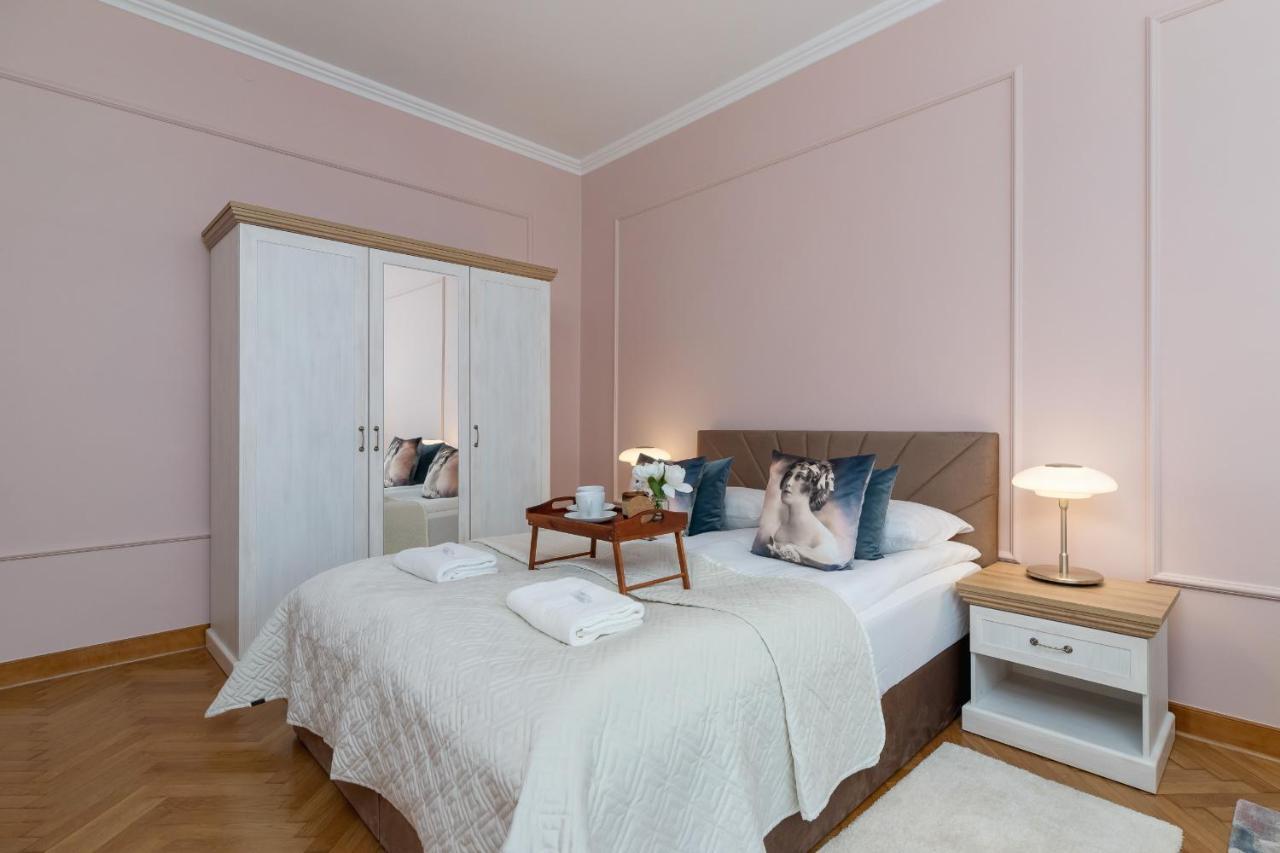Apartament Luxurious & Unique Mickiewicza Cracow By Renters Prestige