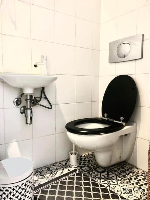 Artistic Flat With Entresol - 5' Market Square - By Upstairs Krakow