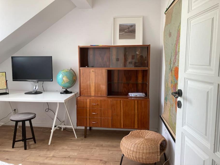 Apartament Artistic Flat With Entresol - 5' Market Square - By Upstairs *