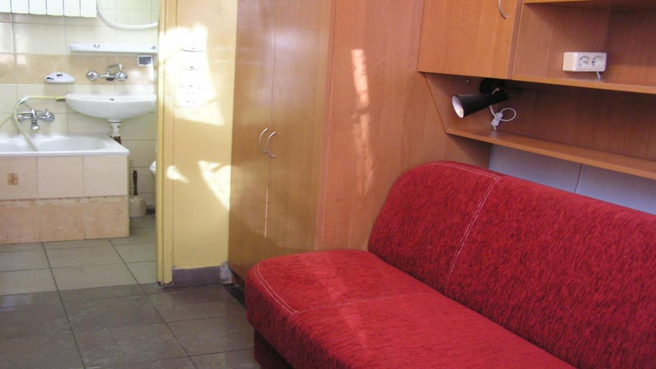 Apartment P4c Klimatyzacja Netflix Kawalerka Mala Halczyna 9-2 Centrum 5 Przystankow Parkowanie Bezplatne Krakow