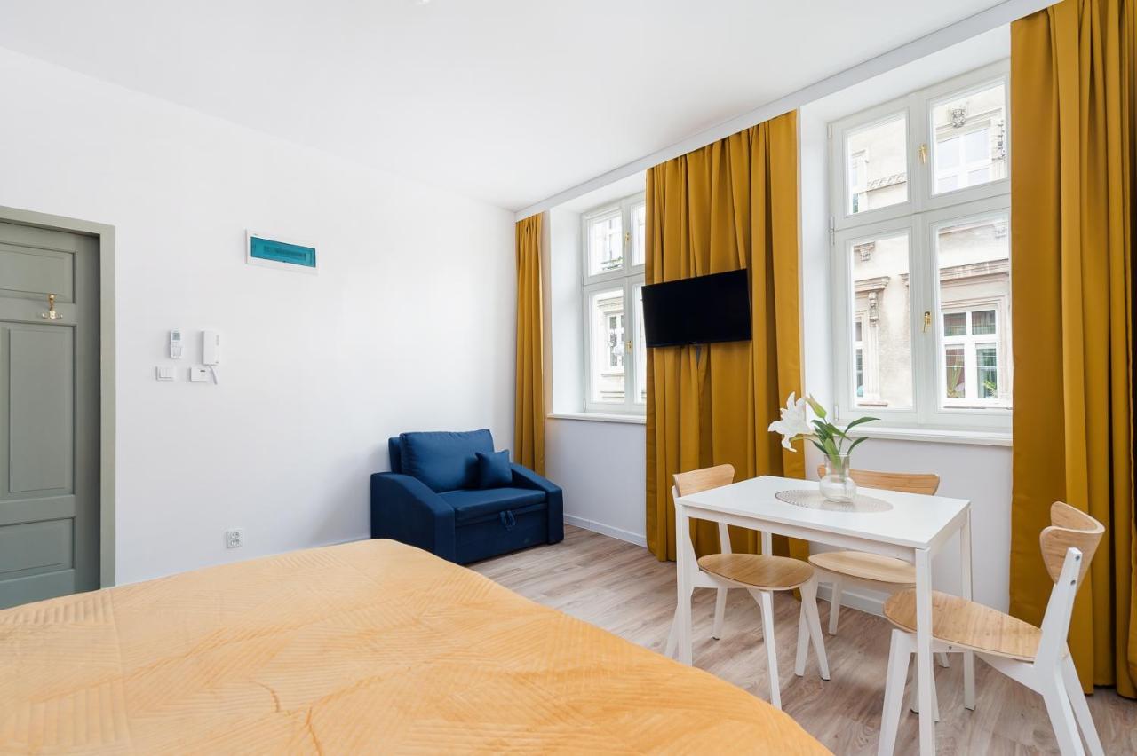 Rose Apartment *