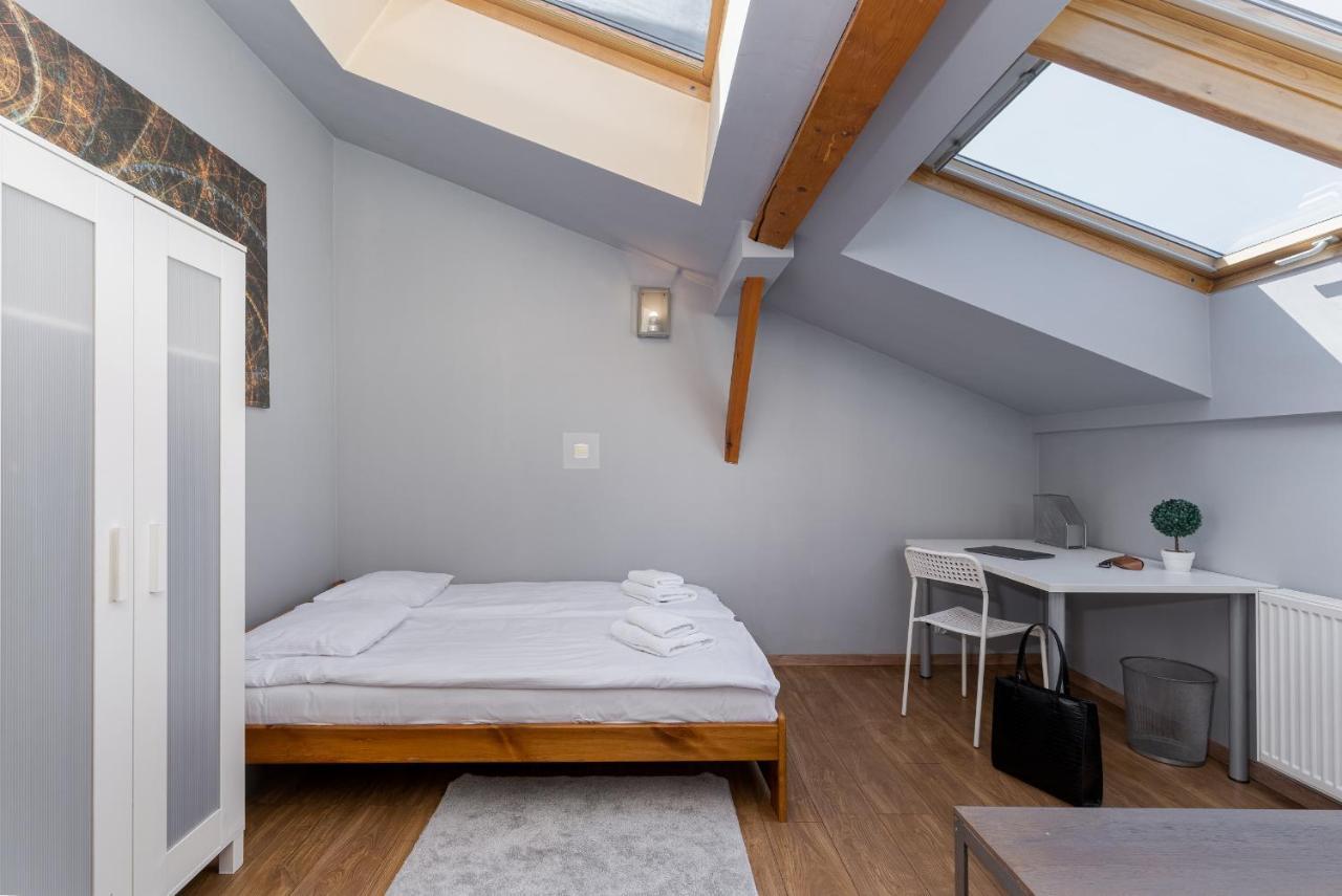Flat With Cosy Attic - Castle Round The Corner - By Upstairs Apartment Krakau