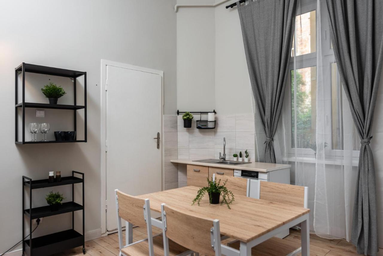 Przestronny W Centrum Krakowa - 12 Osob - By Upstairs Apartamento Cracóvia