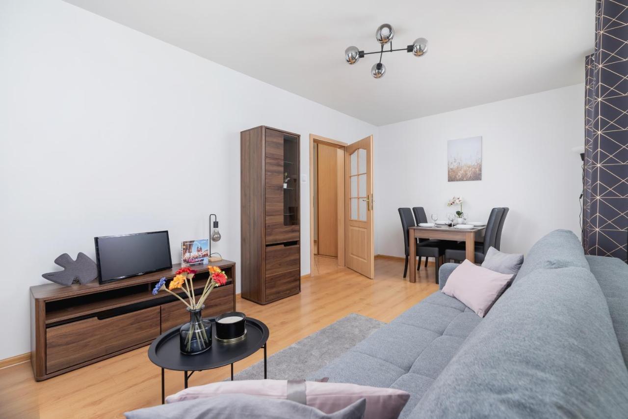 Cozy With Balcony Chmieleniec By Renters Apartment Krakow