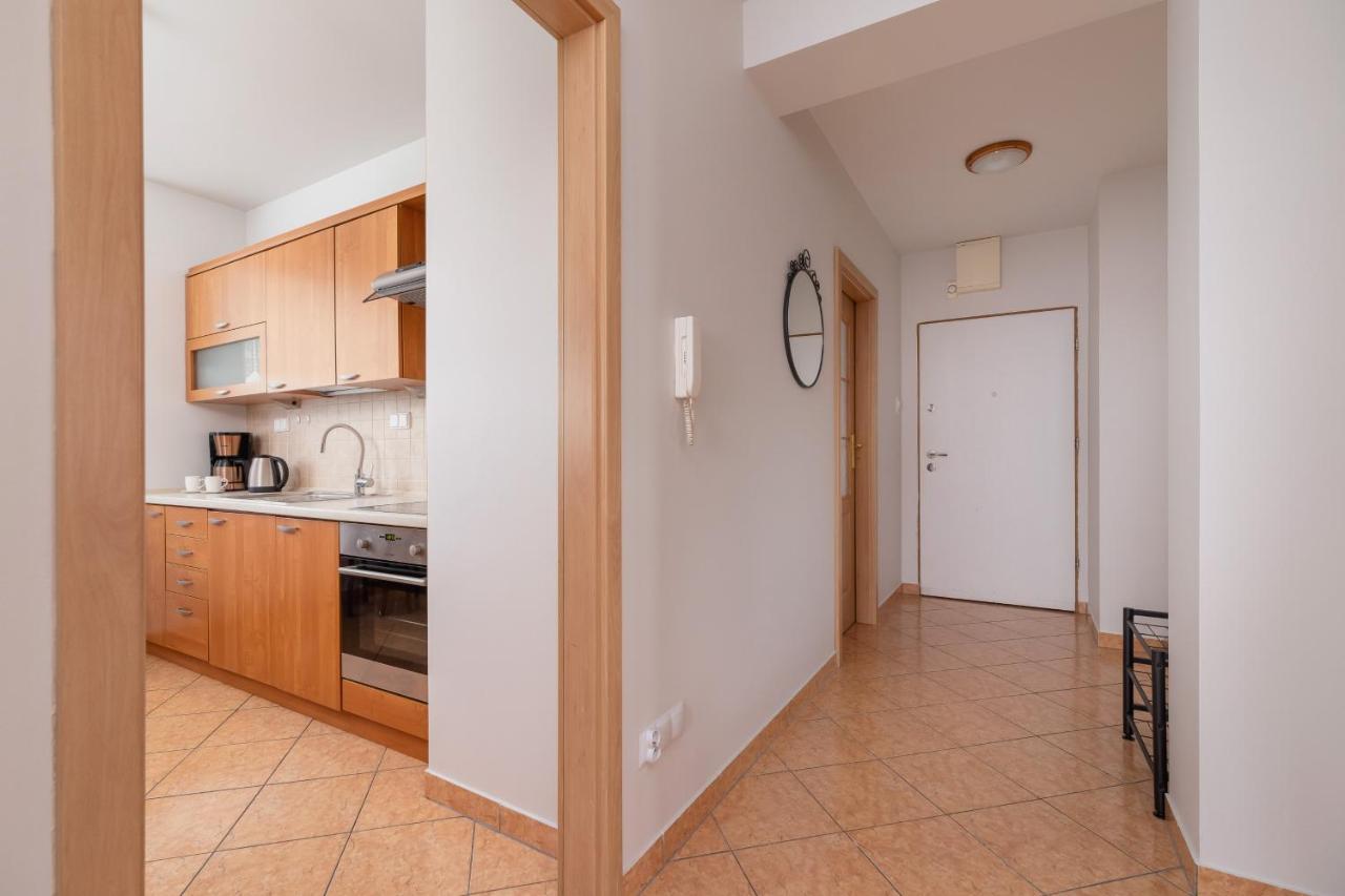 Apartment Cozy With Balcony Chmieleniec By Renters *