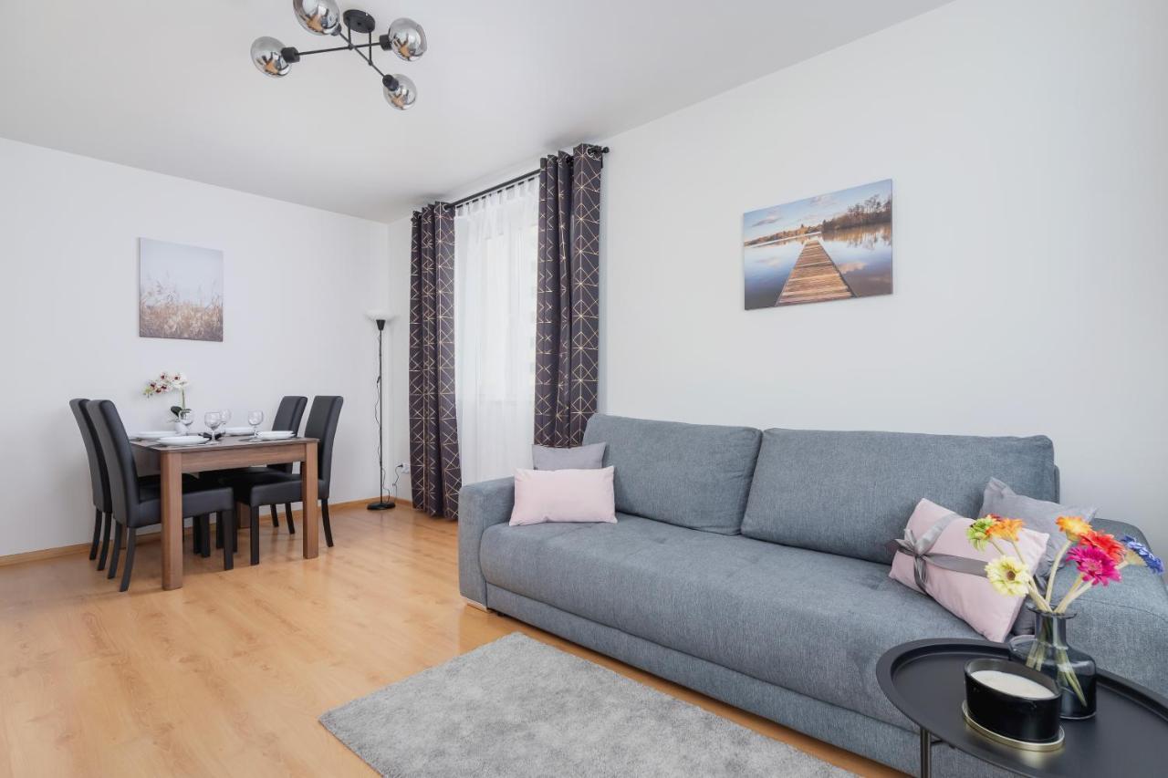 Cozy With Balcony Chmieleniec By Renters