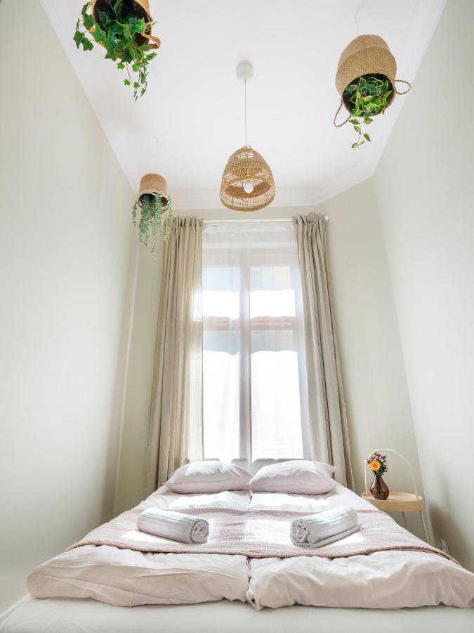 Bed & Beige / Kochanowskiego St