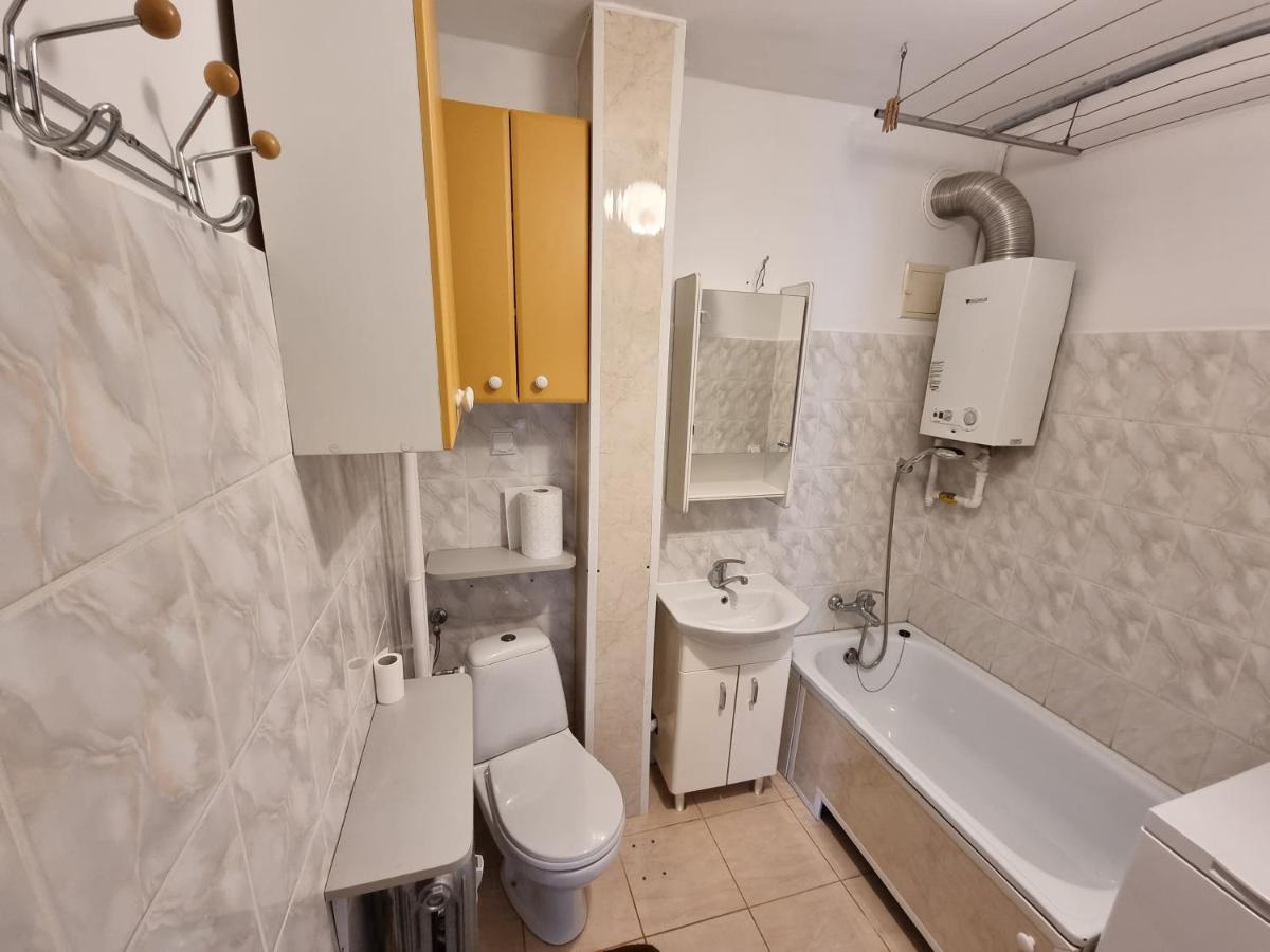 Komfortowe Mieszkanie W Centrum Lecz Na Uboczu Apartment *