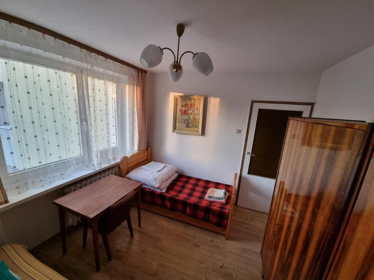 Komfortowe Mieszkanie W Centrum Lecz Na Uboczu *