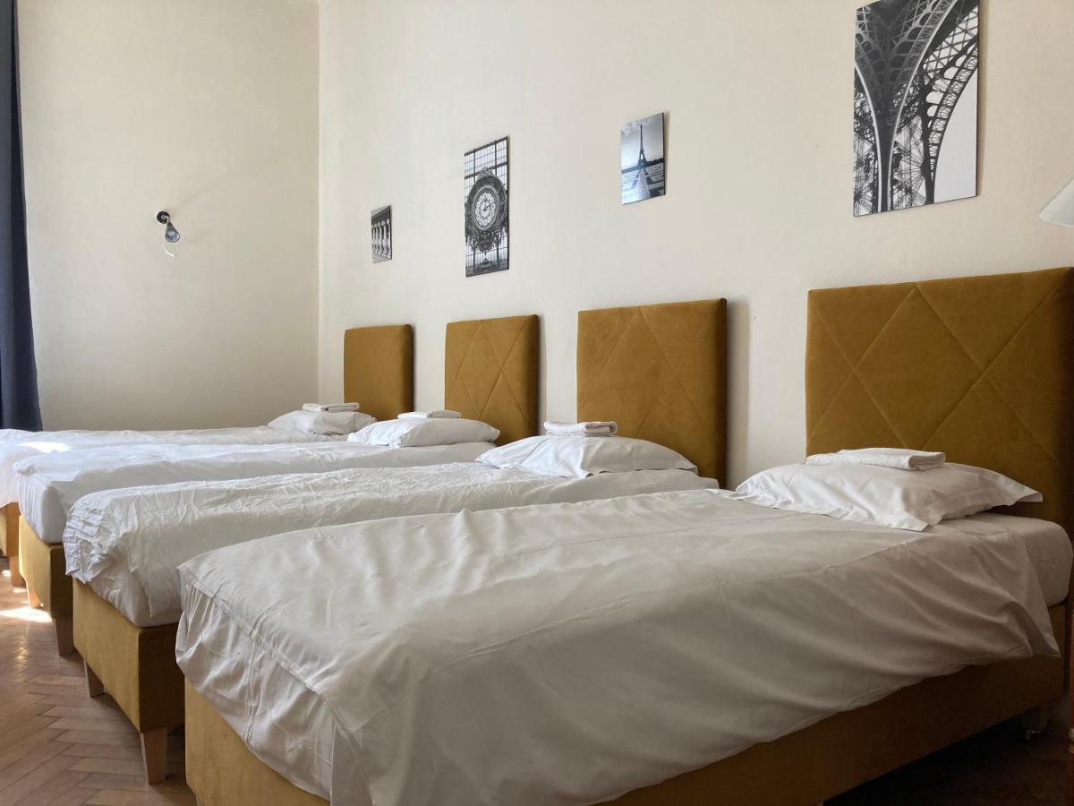 Aparthotel Hello