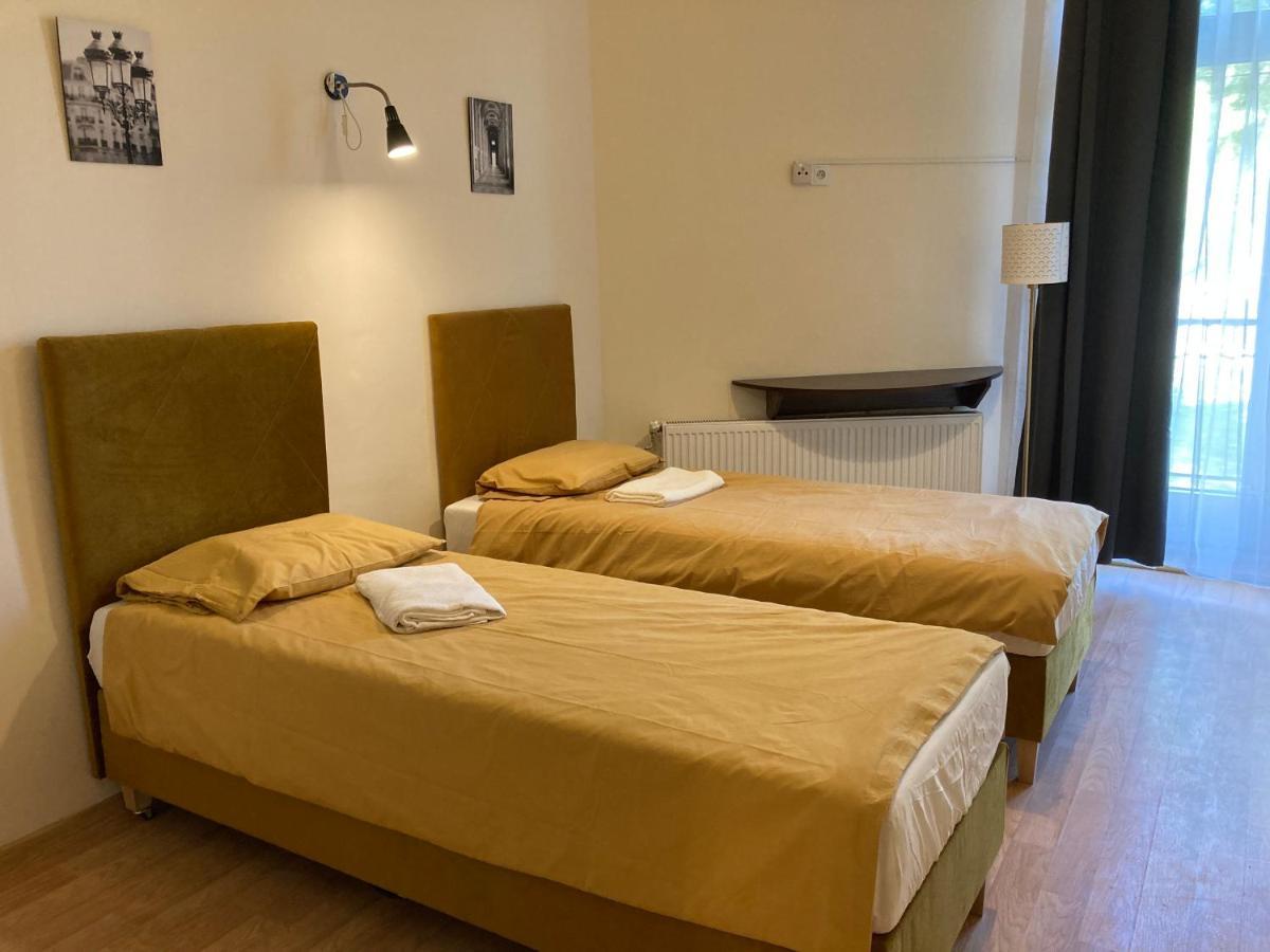 Hello Aparthotel