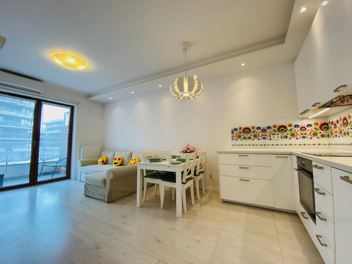 3 Aircon With Free Parking, Balcony Walking Distance Old Town Krakow