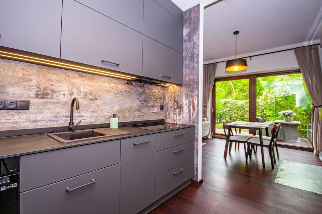 Inpoint 2-bedrooms With Private Garden And Free Parking Apartment *