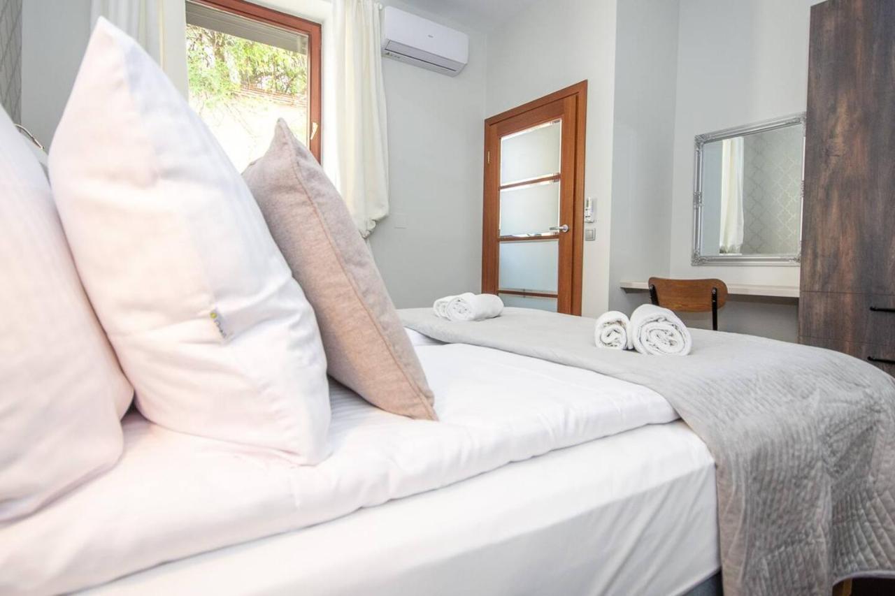 Inpoint 2-bedrooms With Private Garden And Free Parking * Krakow