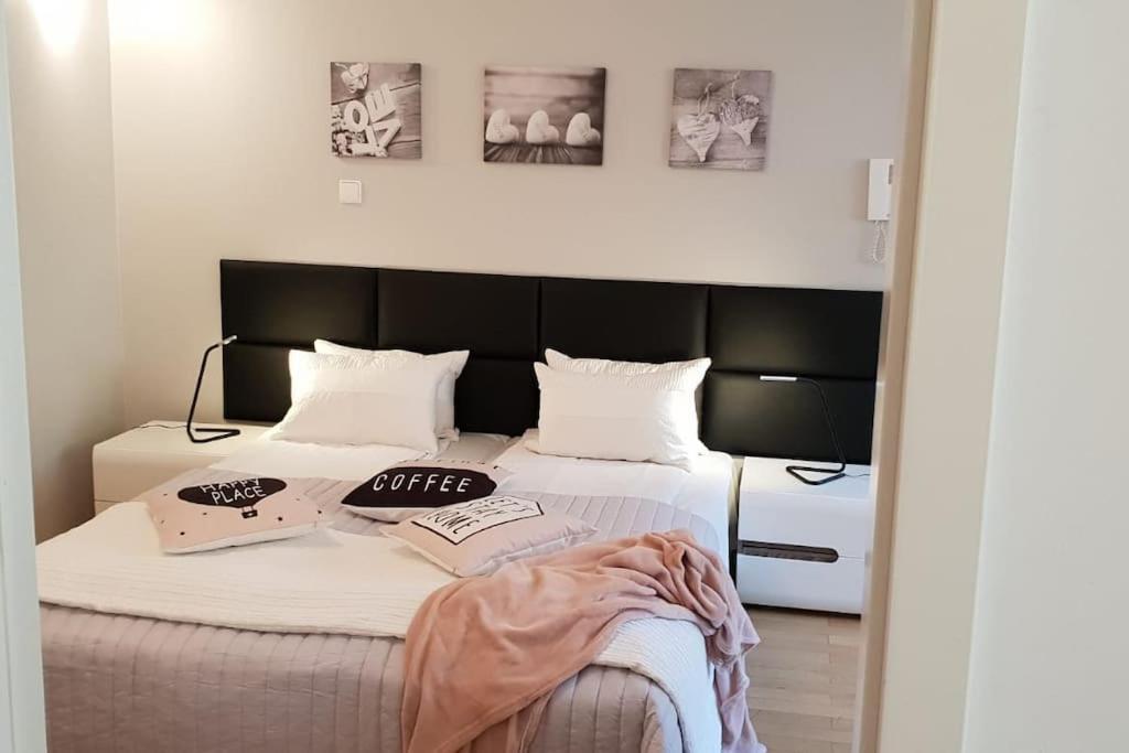 Golden With Lift - Old Town Apartament *
