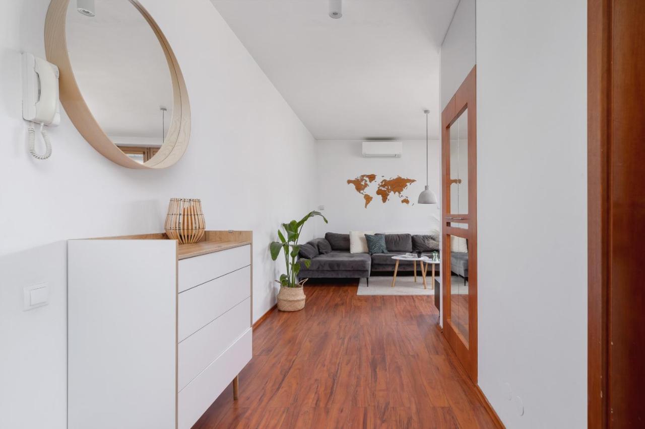 Dworska On Vistula Boulevards By Renters Apartment