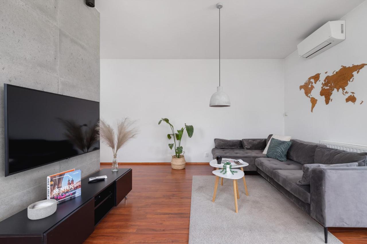 Dworska On Vistula Boulevards By Renters