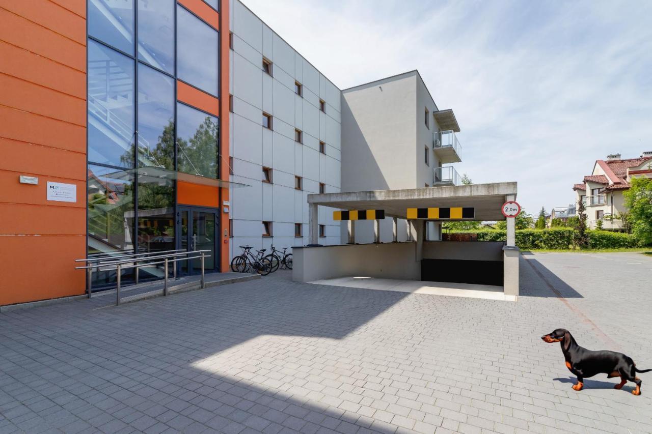 Modern & Spacious With Air Conditioning & Parking By Renters Prestige Apartment *