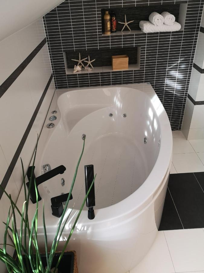 Glam Design - Beautiful, Comfortable And Cosy House With Garden, Free Parking And Wifi * Krakow