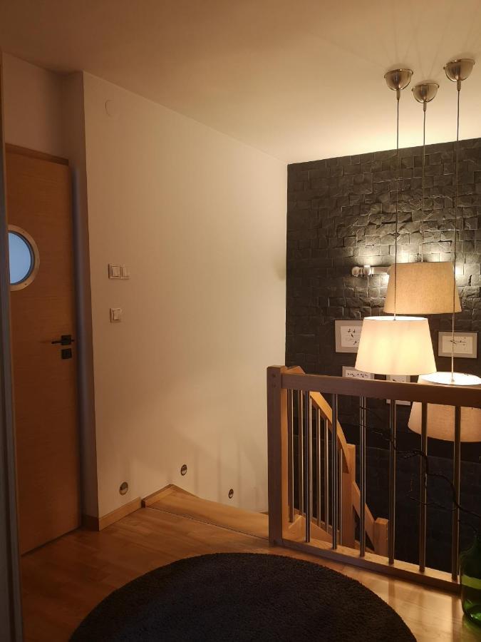 Glam Design - Beautiful, Comfortable And Cosy House With Garden, Free Parking And Wifi *