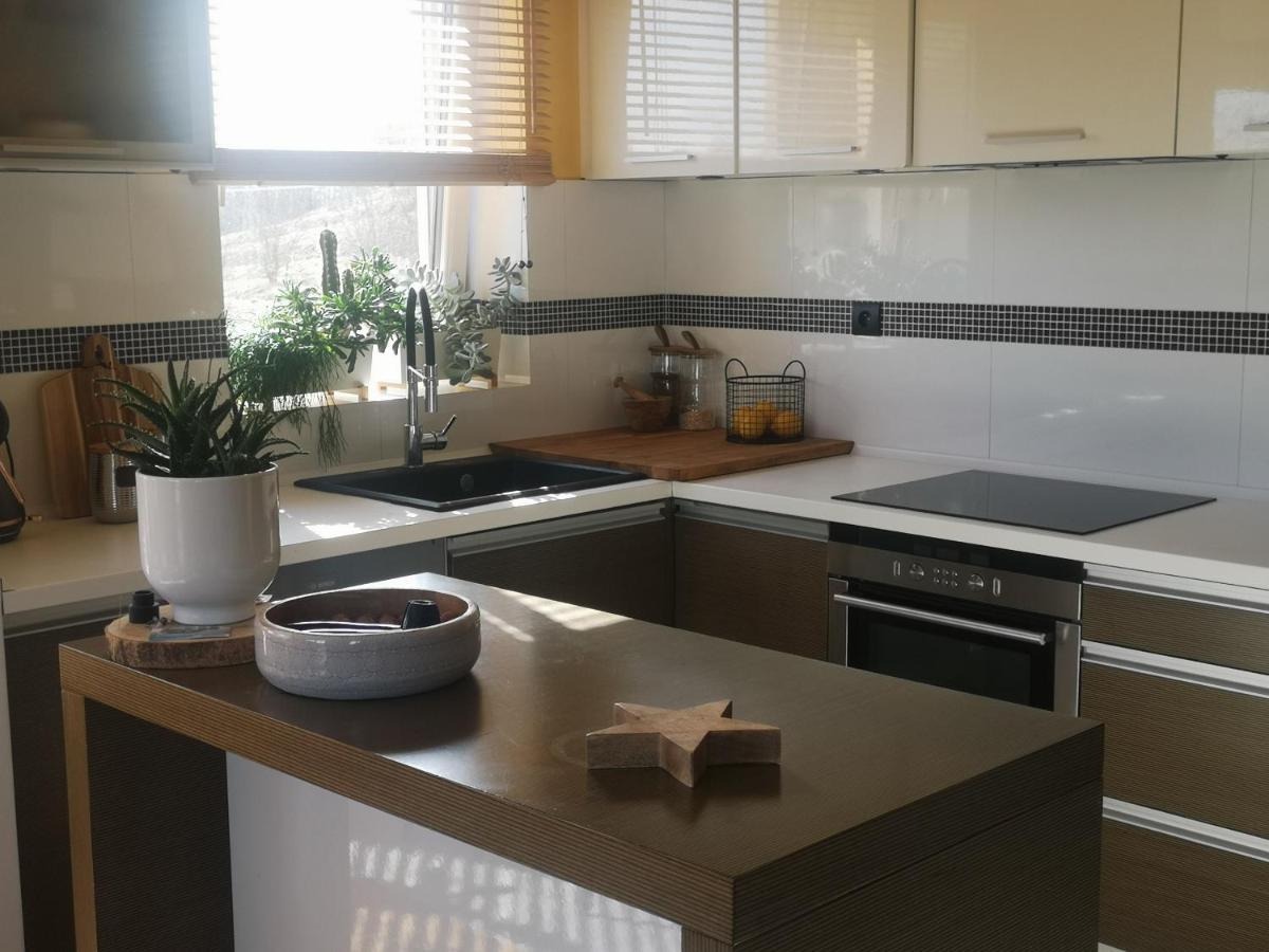 Glam Design - Beautiful, Comfortable And Cosy House With Garden, Free Parking And Wifi