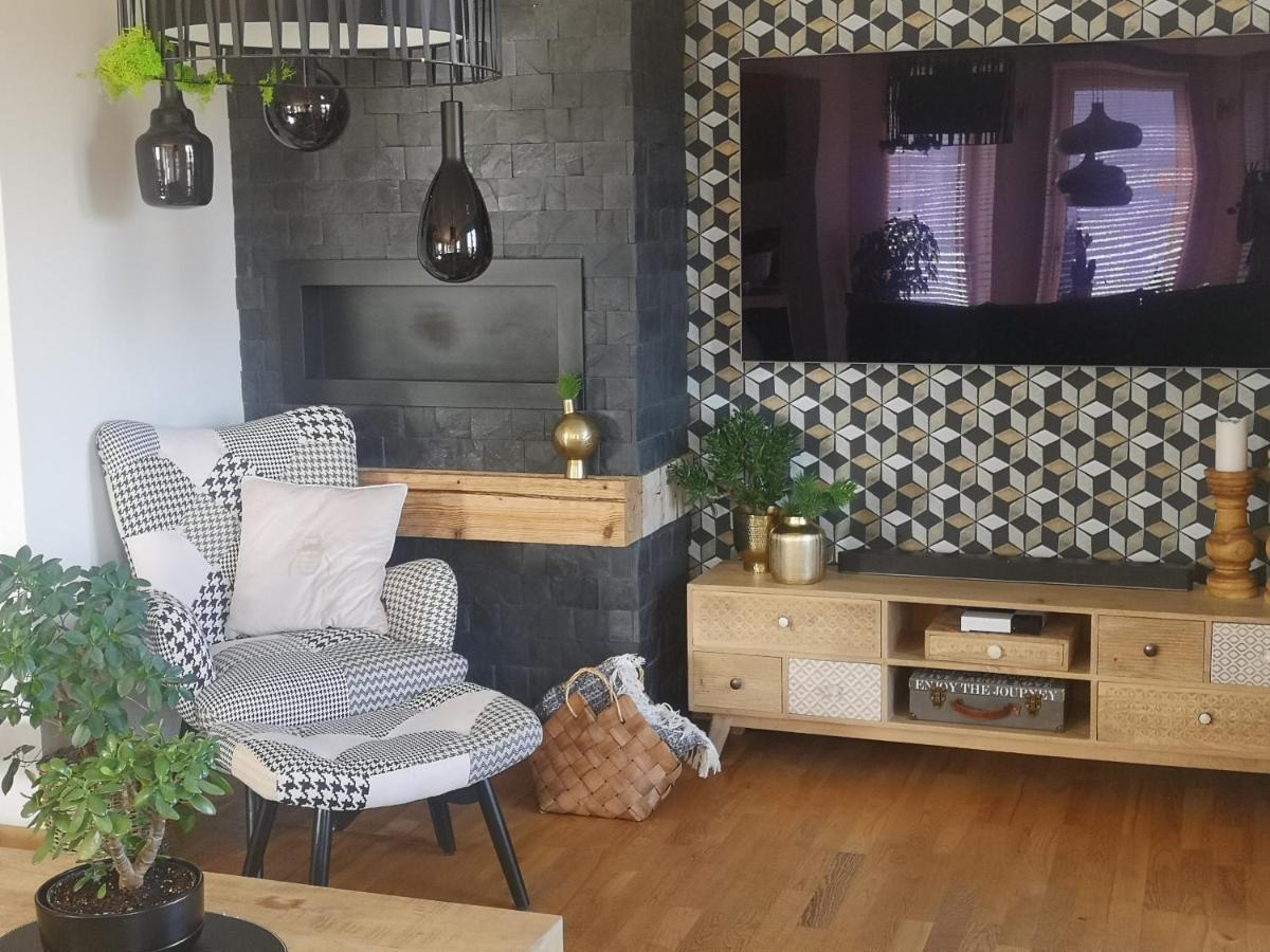 Villa Glam Design - Beautiful, Comfortable And Cosy House With Garden, Free Parking And Wifi Krakow