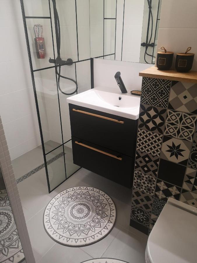 Villa Glam Design - Beautiful, Comfortable And Cosy House With Garden, Free Parking And Wifi *
