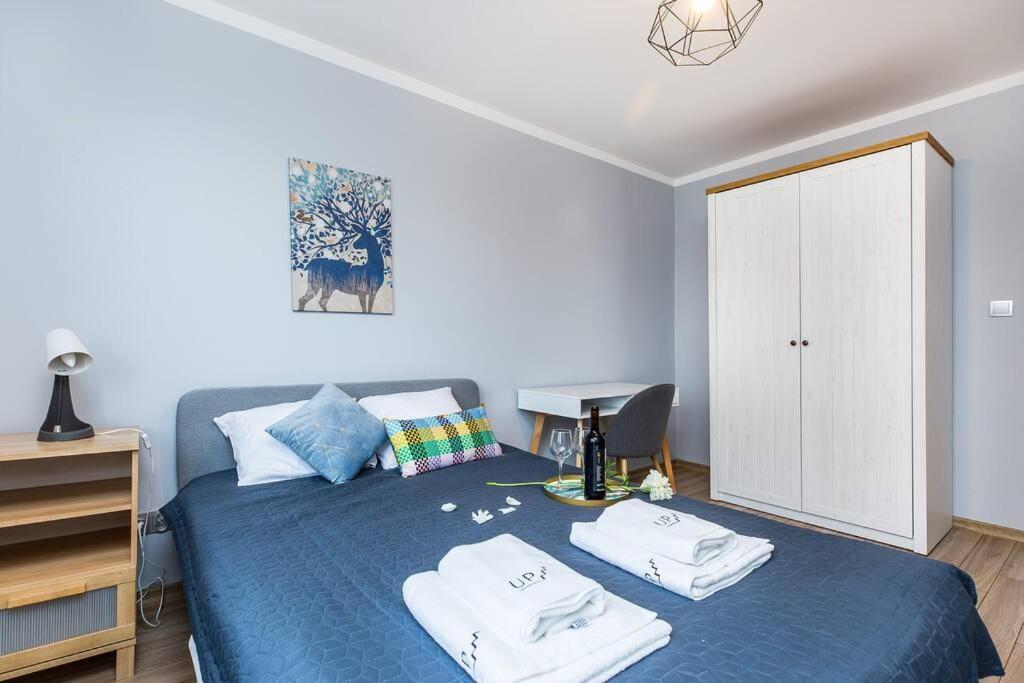 Serene In The Center - By Upstairs Apartment