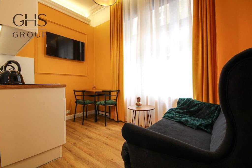 Comfortable Close To The Main Square