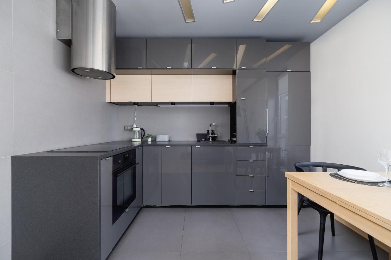Stawowa With Balcony & Parking Cracow By Renters Apartment *