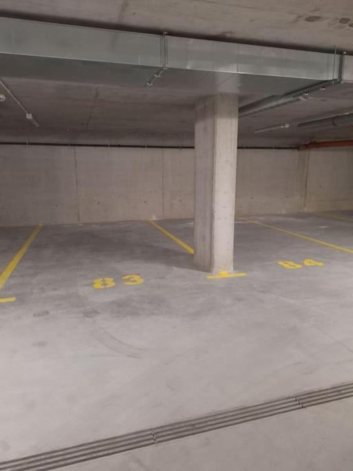 Apartament New Funcional Easy High Standard Free Garage Parking *