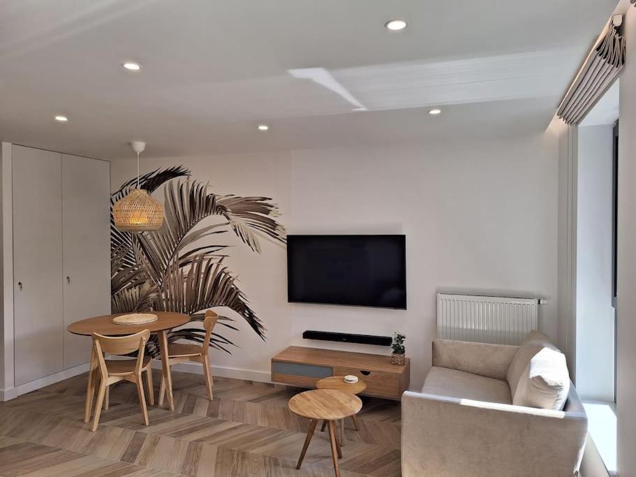 Apartament New Funcional Easy High Standard Free Garage Parking Kraków